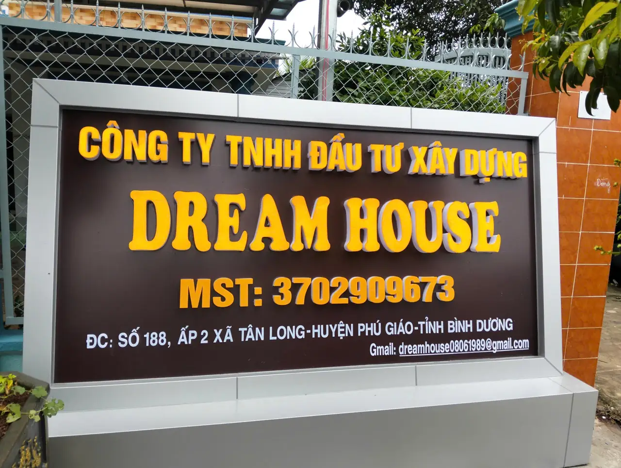 Bảng tên chữ nổi Dream House do Công Nguyễn thực hiện