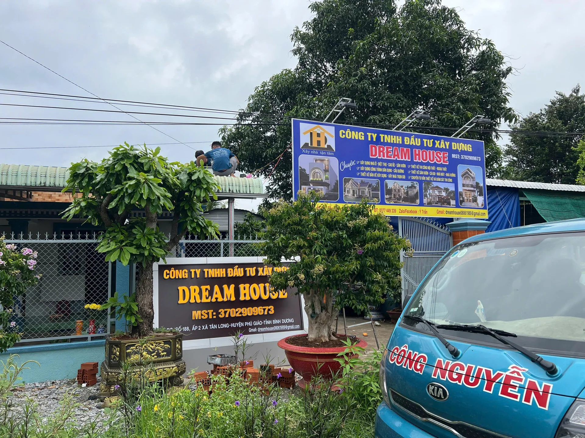 Công Nguyễn thi công bảng hiệu mặt tiền cho Dream House